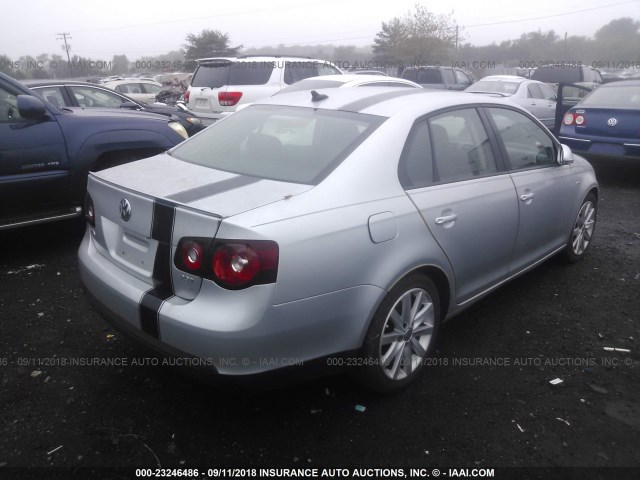 3VWRA7AJ9AM074355 - 2010 VOLKSWAGEN JETTA WOLFSBURG 银色 照片 4