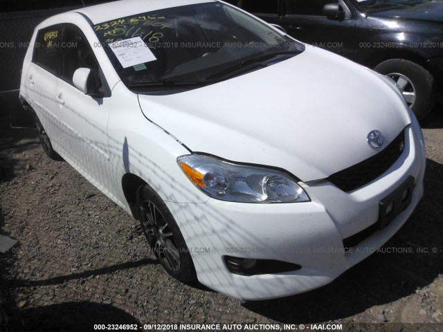 2T1LE4EE4AC017501 - 2010 TOYOTA COROLLA MATRIX S WHITE photo 1