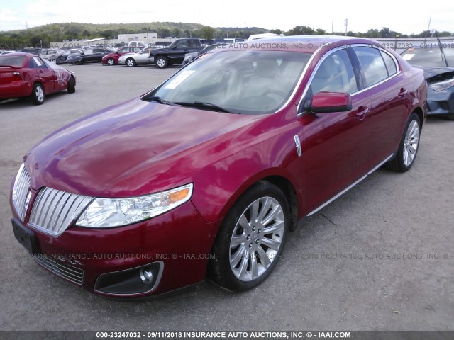 1LNHL9DR6AG609508 - 2010 LINCOLN MKS RED photo 2