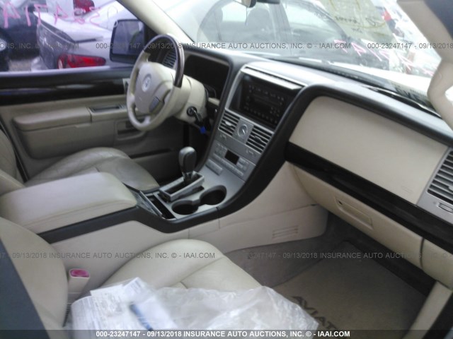 5LMEU78H93ZJ33619 - 2003 LINCOLN AVIATOR 白色 照片 5