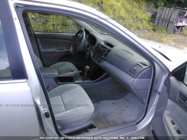 4T1BE32K93U647127 - 2003 TOYOTA CAMRY LE/XLE/SE Gümüş foto 5