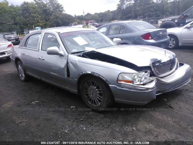 1LNHM83W26Y635927 - 2006 LINCOLN TOWN CAR DESIGNER GRAY photo 1