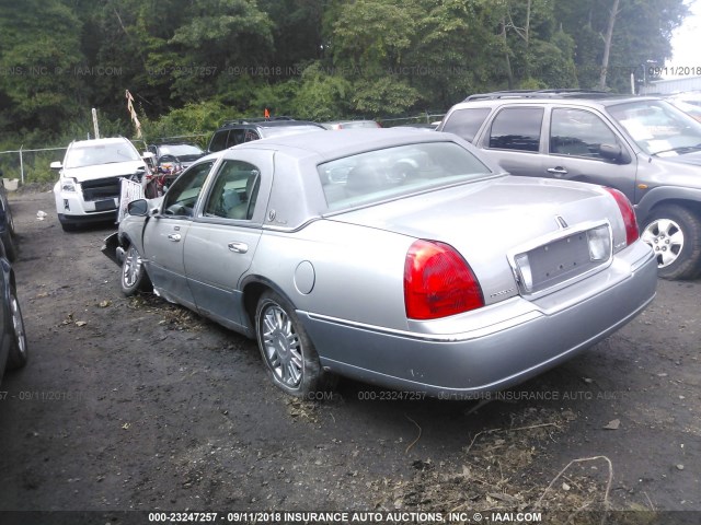 1LNHM83W26Y635927 - 2006 LINCOLN TOWN CAR DESIGNER GRAY photo 3