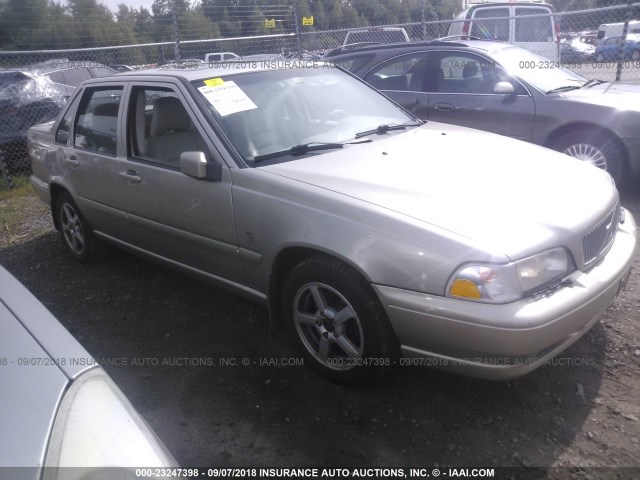 YV1LT56D5X2579443 - 1999 VOLVO S70 GREEN photo 1