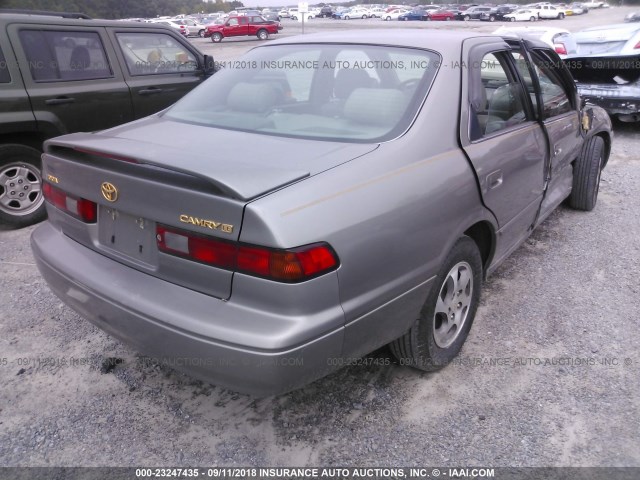 4T1BG22K0VU170241 - 1997 TOYOTA CAMRY CE/LE/XLE GRAY photo 4