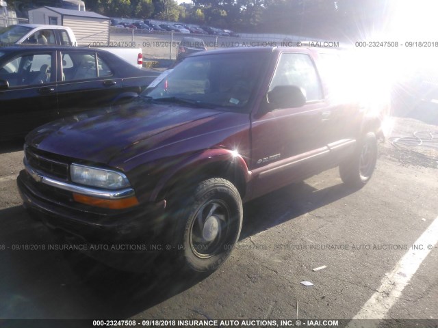 1GNDT13W92K166403 - 2002 CHEVROLET BLAZER RED photo 2