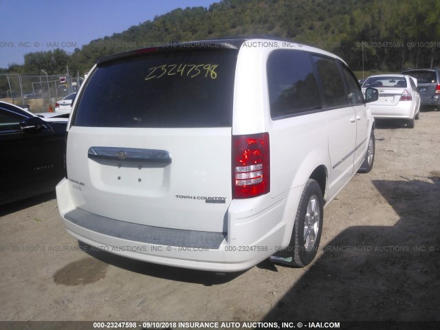 2A8HR54179R604018 - 2009 CHRYSLER TOWN & COUNTRY TOURING WHITE photo 4