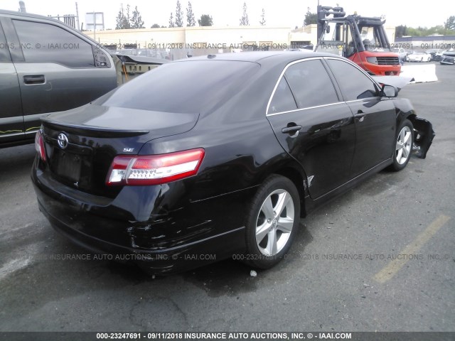 4T1BF3EK9AU071660 - 2010 TOYOTA CAMRY SE/LE/XLE შავი ფოტო 4