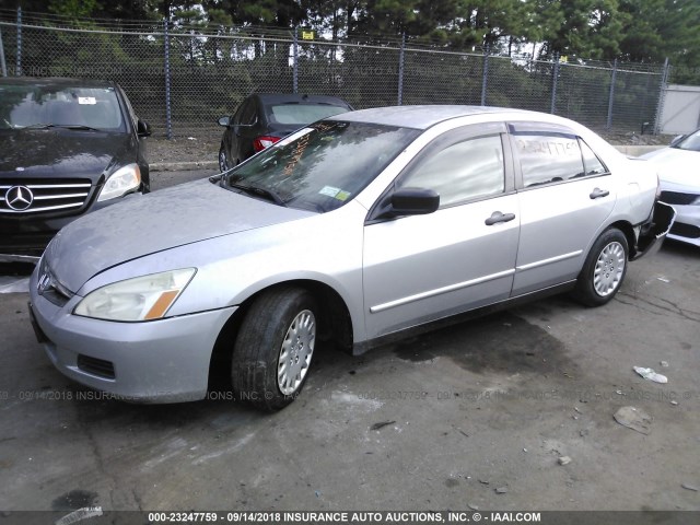 1HGCM56157A079976 - 2007 HONDA ACCORD VALUE SILVER photo 2