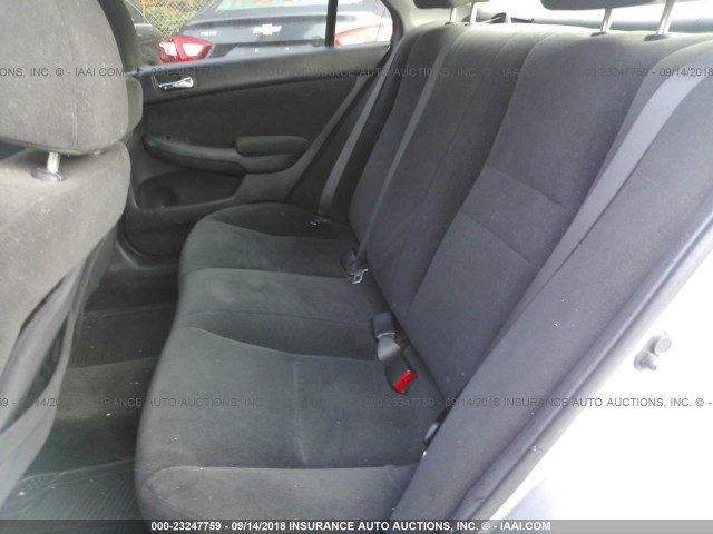 1HGCM56157A079976 - 2007 HONDA ACCORD VALUE SILVER photo 8