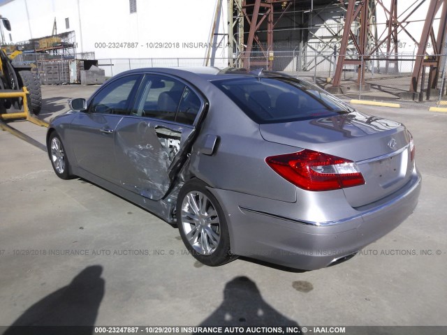 KMHGC4DD9DU233900 - 2013 HYUNDAI GENESIS 3.8L SILVER photo 3