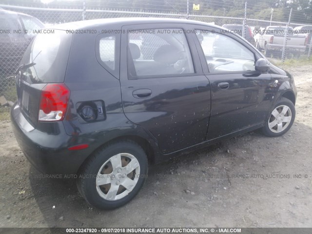 KL1TD66608B026279 - 2008 CHEVROLET AVEO LS BLACK photo 4