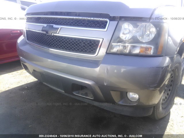 3GNEC12067G118728 - 2007 CHEVROLET AVALANCHE C1500 GRAY photo 6