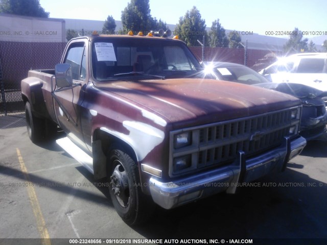 1GCHC34W2BZ122898 - 1981 CHEVROLET C30 RED photo 1