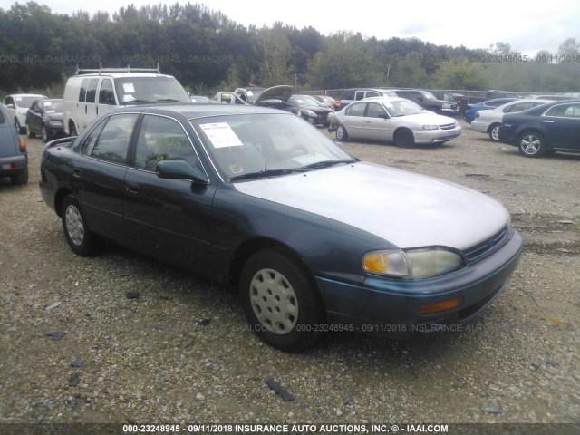 4T1BG12K0TU672741 - 1996 TOYOTA CAMRY DX/LE/XLE GREEN photo 1