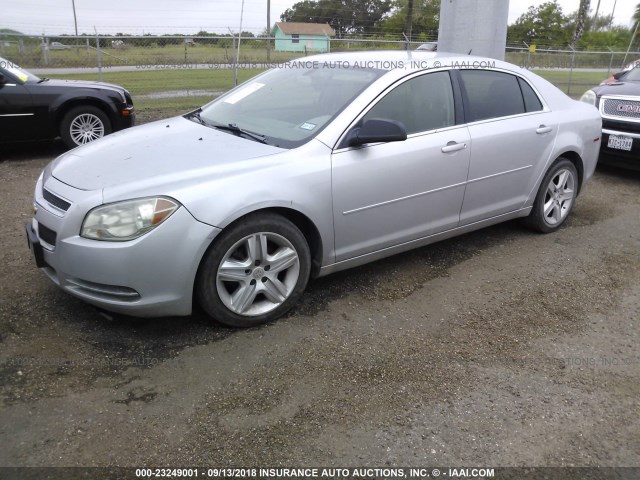 1G1ZB5E10BF307712 - 2011 CHEVROLET MALIBU LS 银色 照片 2