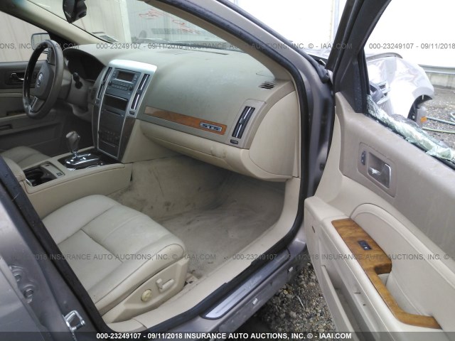 1G6DW67V680132392 - 2008 CADILLAC STS 棕色 照片 5