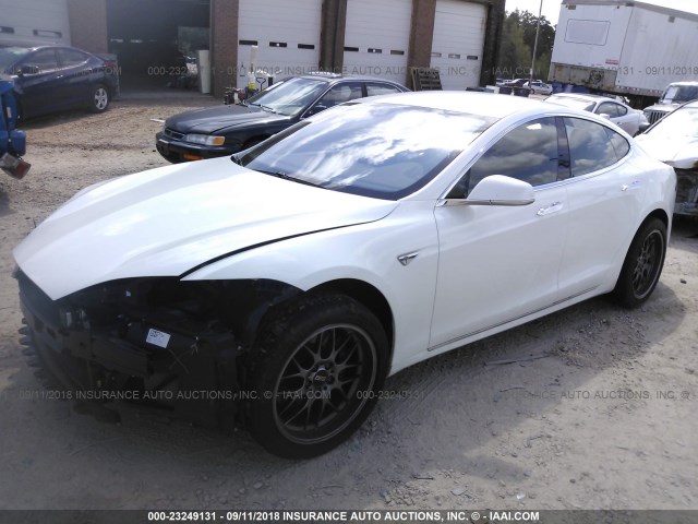 5YJSA1E42GF159797 - 2016 TESLA MODEL S Weiß Foto 2