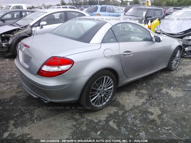 WDBWK56F05F027442 - 2005 MERCEDES-BENZ SLK 350 SILVER photo 4