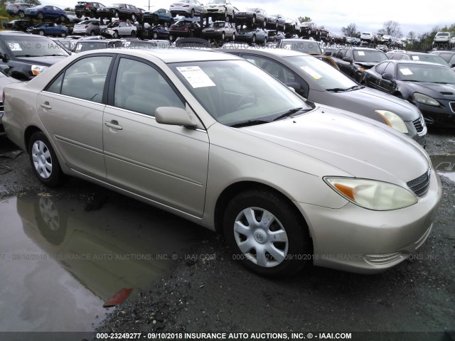 4T1BE32K02U555466 - 2002 TOYOTA CAMRY LE/XLE/SE Алтын фото 1