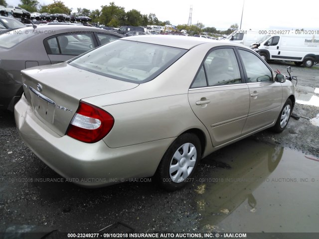 4T1BE32K02U555466 - 2002 TOYOTA CAMRY LE/XLE/SE Алтын фото 4