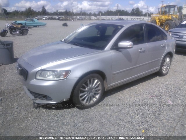 YV1382MS7A2488621 - 2010 VOLVO S40 2.4I SILVER photo 2