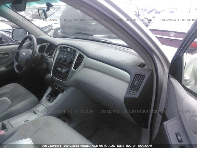 JTEEP21A950079269 - 2005 TOYOTA HIGHLANDER LIMITED SILVER photo 5