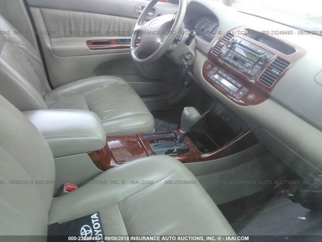 JTDBE32K540259633 - 2004 TOYOTA CAMRY LE/XLE 灰色 照片 5