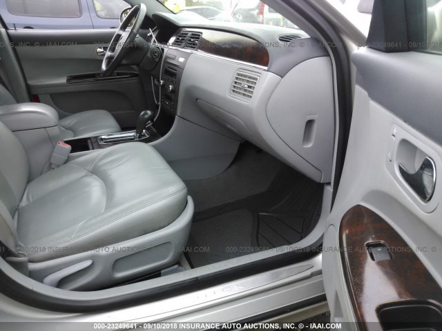 2G4WE587971183984 - 2007 BUICK LACROSSE CXS SILVER photo 5