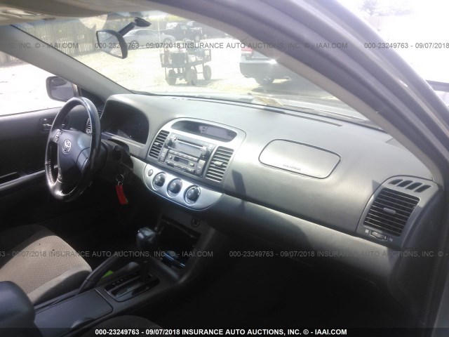 4T1BE32K55U535086 - 2005 TOYOTA CAMRY LE/XLE/SE 灰色 照片 5