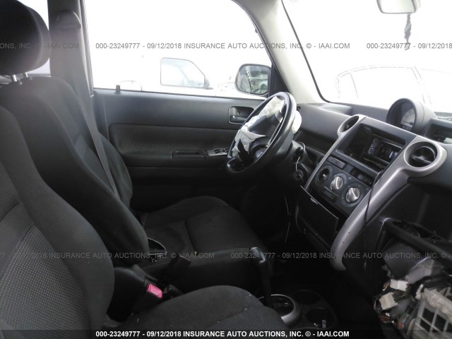 JTLKT324840152359 - 2004 TOYOTA SCION XB Gris foto 5