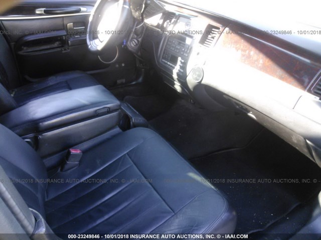 1LNHM84W07Y622495 - 2007 LINCOLN TOWN CAR EXECUTIVE L BLACK photo 5