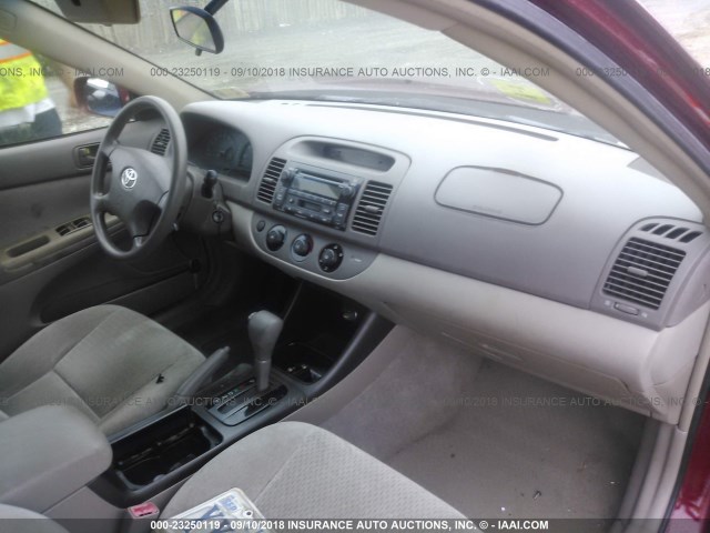 4T1BF30K22U034300 - 2002 TOYOTA CAMRY LE/XLE/SE 红色 照片 5