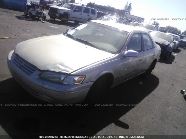 JT2BG22K4W0127513 - 1998 TOYOTA CAMRY CE/LE/XLE 金色 照片 2