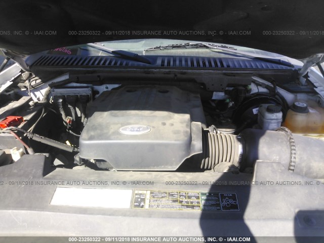 1FMRU15W23LC49655 - 2003 FORD EXPEDITION XLT WHITE photo 10