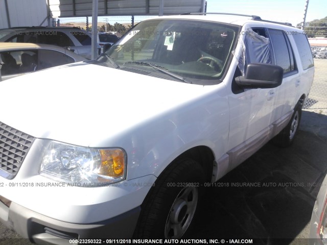 1FMRU15W23LC49655 - 2003 FORD EXPEDITION XLT WHITE photo 2