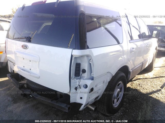 1FMRU15W23LC49655 - 2003 FORD EXPEDITION XLT WHITE photo 4
