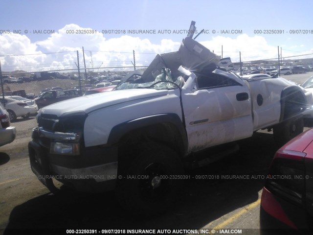 1GCHC24U53Z234153 - 2003 CHEVROLET SILVERADO C2500 HEAVY DUTY WHITE photo 2