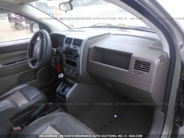 1J8FF57W67D217547 - 2007 JEEP COMPASS LIMITED BROWN photo 5