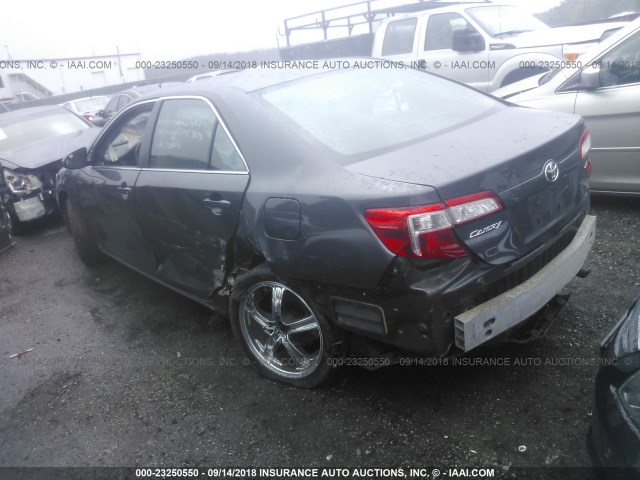 4T4BF1FKXCR178518 - 2012 TOYOTA CAMRY SE/LE/XLE 灰色 照片 3