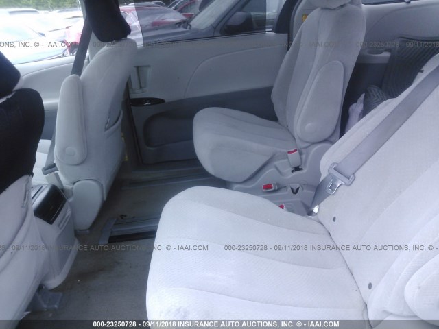 5TDKK3DC6DS340930 - 2013 TOYOTA SIENNA LE GRAY photo 8