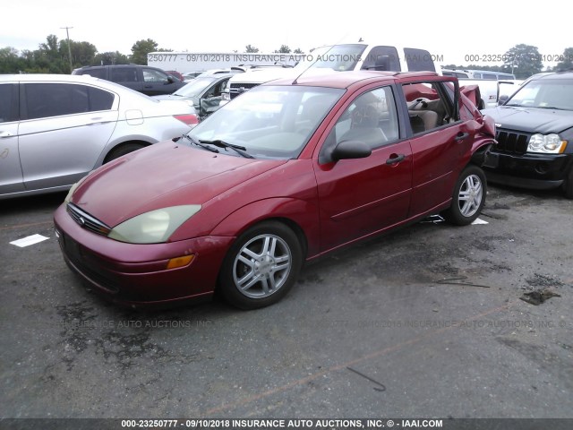 1FAFP34304W159525 - 2004 FORD FOCUS SE COMFORT/SE SPORT RED photo 2