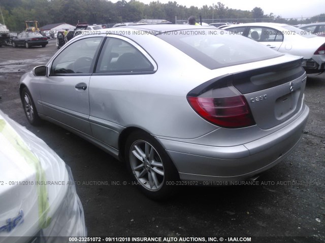 WDBRN40J43A441572 - 2003 MERCEDES-BENZ C 230K SPORT COUPE SILVER photo 3