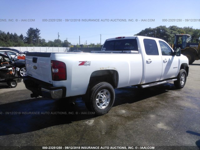 1GCHK33688F182912 - 2008 CHEVROLET SILVERADO K3500 WHITE photo 4