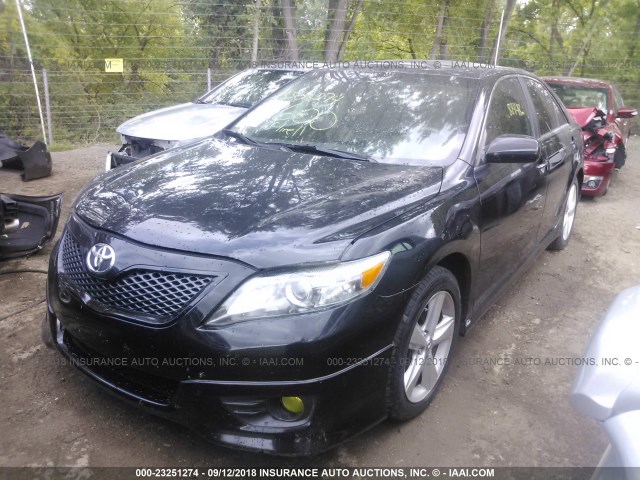 4T1BF3EK1BU667539 - 2011 TOYOTA CAMRY SE/LE/XLE BLACK photo 2