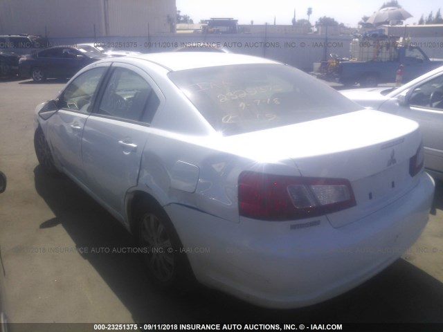 4A32B2FFXCE023431 - 2012 MITSUBISHI GALANT FE WHITE photo 3