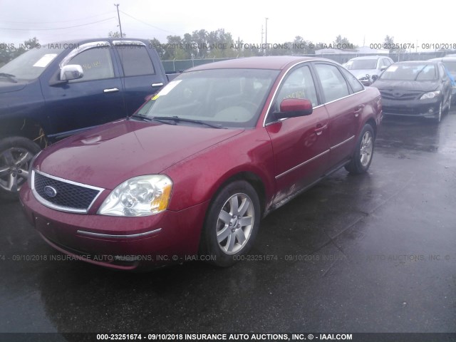 1FAFP24165G145732 - 2005 FORD FIVE HUNDRED SEL RED photo 2