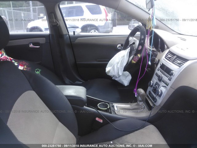 1G1ZA5E09AF191046 - 2010 CHEVROLET MALIBU LS 棕色 照片 5