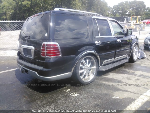 5LMFU27R64LJ12247 - 2004 LINCOLN NAVIGATOR Czarny zdjęcie 4