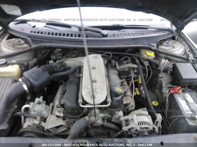 2B3HD46T4TH275629 - 1996 DODGE INTREPID GRAY photo 10